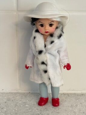 McDonald’s Madame Alexander cruella du vil